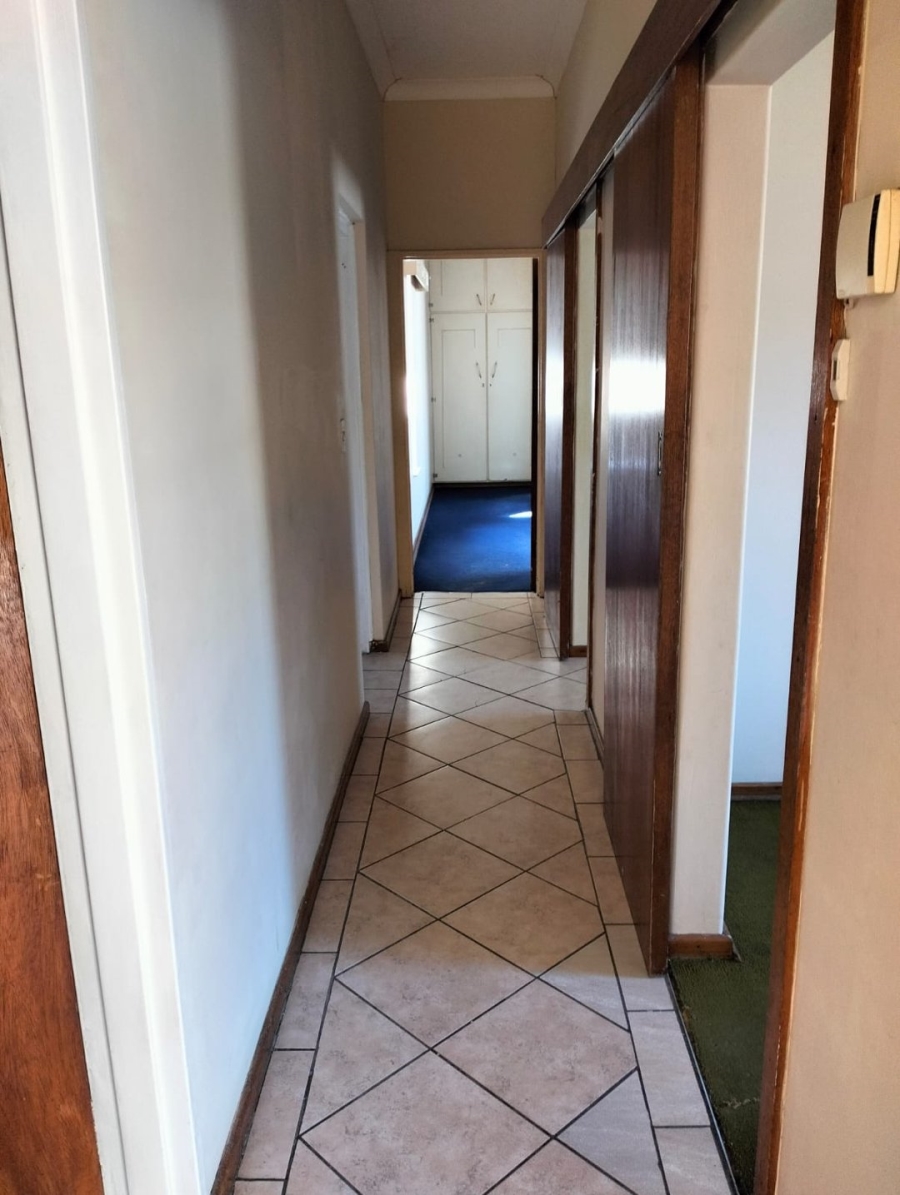 5 Bedroom Property for Sale in Sunnyridge Eastern Cape